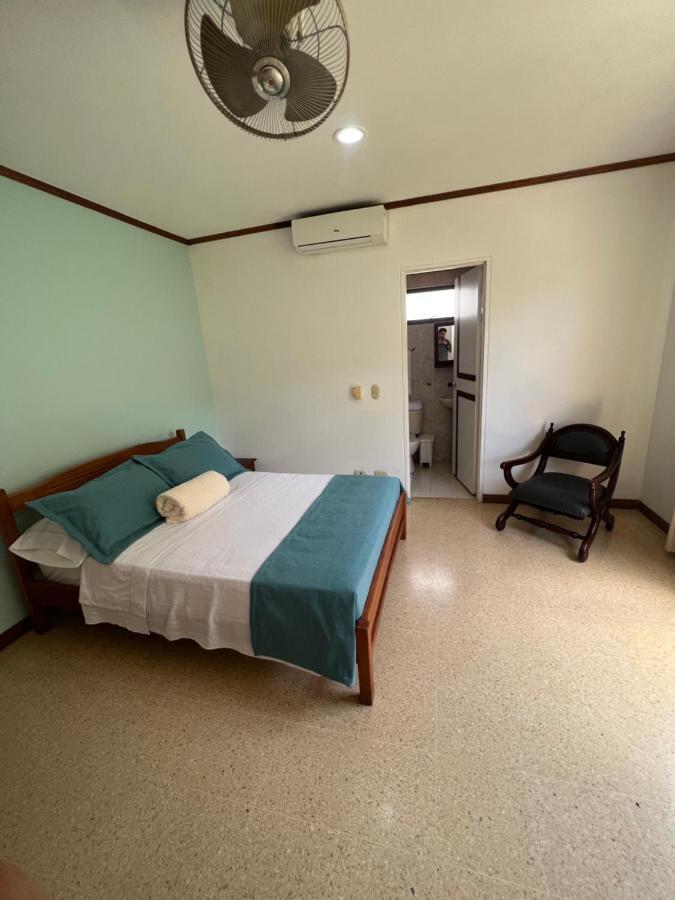 Hotel Caucasia מראה חיצוני תמונה